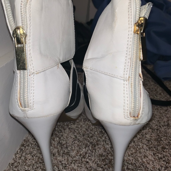 Rouge8&1/2 high heals black&white with zipper back - Picture 4 of 8